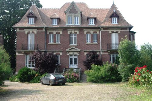 Le Manoir de Crisolles : Chambres d'hotes/B&B proche de Ribécourt-Dreslincourt