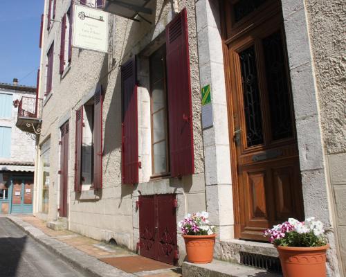 L'Entrée Chambres d'Hôtes et Restaurant : Chambres d'hotes/B&B proche de Sainte-Radegonde