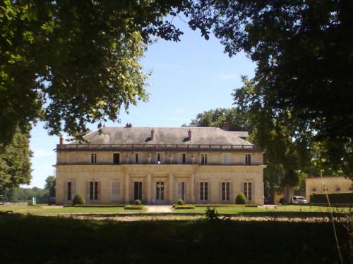 Château de Bressey : Chambres d'hotes/B&B proche de Poncey-lès-Athée