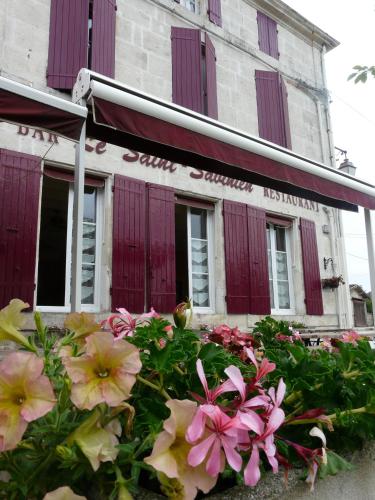 Le Saint Savinien : Hotel proche d'Annezay
