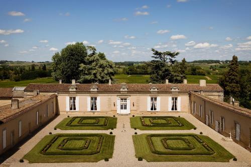 Château Fombrauge : Chambres d'hotes/B&B proche de Francs
