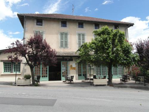 Hôtel Restaurant Le Périgord : Hotel proche de Mourjou