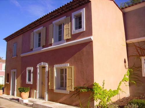 PROVENÇAL HOUSE WITH SWIMMING POOL : Hebergement proche de Fayence