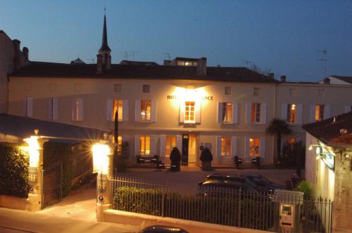 Hôtel de France : Hotel proche de Saint-Ciers-d'Abzac