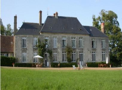 Château de Sarceaux : Chambres d'hotes/B&B proche de Saint-Denis-sur-Sarthon