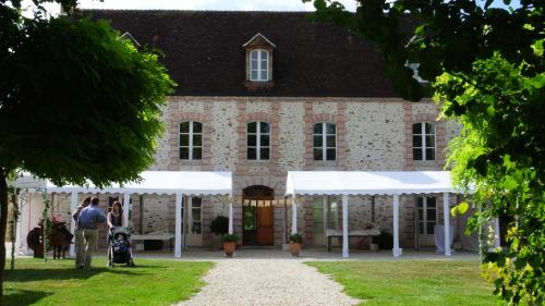 Le Château de mon Père : Chambres d'hotes/B&B proche de Saint-Hilaire-sous-Romilly