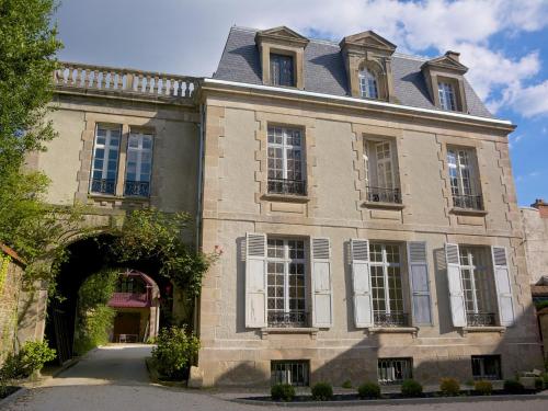 Villa Beaupeyrat Appart-hotel : Hebergement proche de Boisseuil
