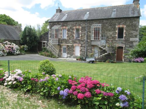 Brittany House Holidays : Appartement proche de Magoar