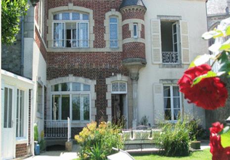 La Demeure de Laclais : Chambres d'hotes/B&B proche de La Chapelle-Saint-Aubin