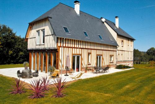 Superbe Villa Normande : Chambres d'hotes/B&B proche de Saint-Hymer