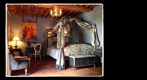 Manoir de Livet : Chambres d'hotes/B&B proche de Grandchamp-le-Château