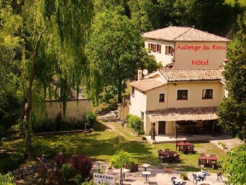 Auberge Du Riou : Hotel proche de Puget-Rostang