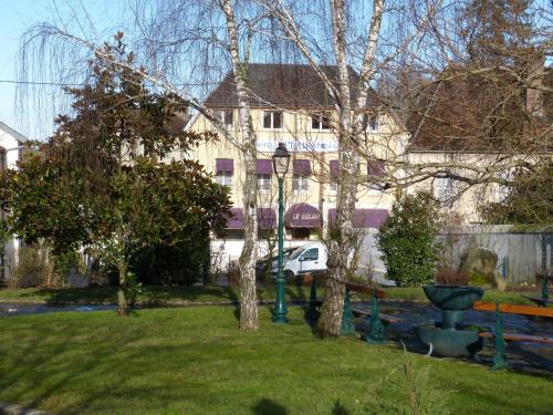 Le Relais : Hotel proche de Savigny-sur-Clairis