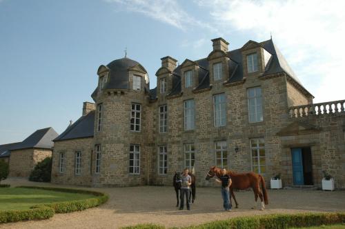 Hotel The Originals Château du Bois Guy (ex Relais du Silence) : Hotel proche de Hamelin