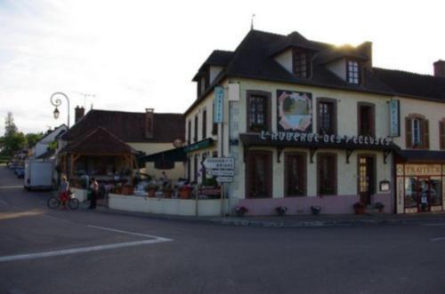 Auberge des 7 Ecluses : Hotel proche de Pressigny-les-Pins