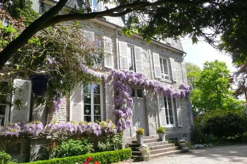 Jardin Secret : Chambres d'hotes/B&B proche de Saint-Georges-de-Livoye