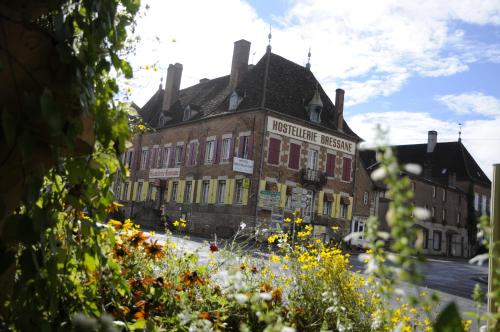 Logis Hostellerie Bressane : Hotel proche de Saint-Bonnet-en-Bresse