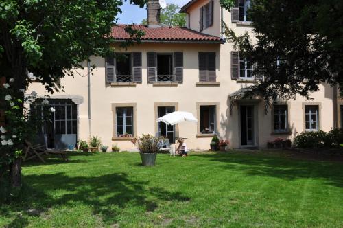 Le Jardin de Beauvoir : Chambres d'hotes/B&B proche de Sainte-Foy-lès-Lyon