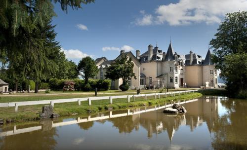 Le Château D'orfeuillette : Hotel proche de Saint-Léger-du-Malzieu