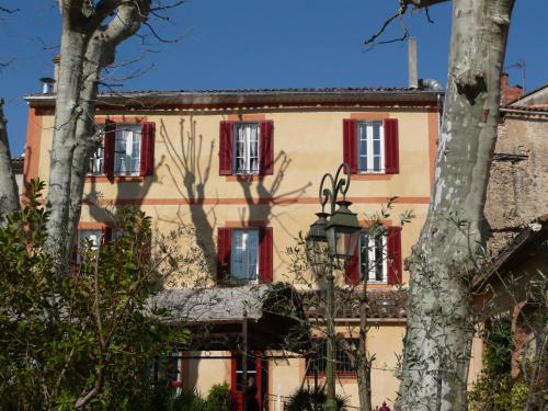 Auberge de Correns : Hotel proche de Châteauvert