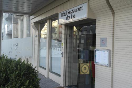 Hôtel Restaurant Des Lys : Hotel proche de Saint-Léger-sur-Roanne