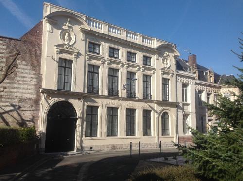 L'Hôtel Particulier : Chambres d'hotes/B&B proche de Courcelles-le-Comte