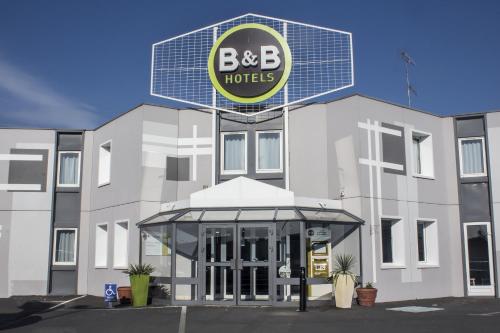 B&B Hôtel Montluçon : Hotel proche de Chamblet