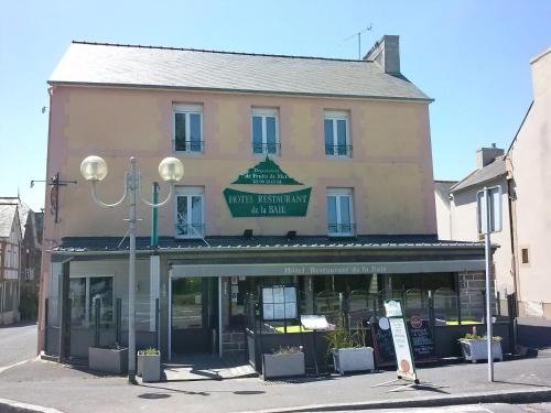 Hotel De La Baie : Hotel proche de Saint-Méloir-des-Ondes