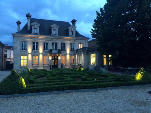 La Maison Dans le Parc : Chambres d'hotes/B&B proche de Revigny-sur-Ornain