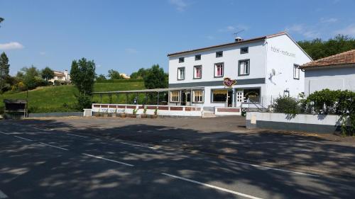 Le Relais de la Haute Vallée : Hotel proche de Saint-Julia-de-Bec
