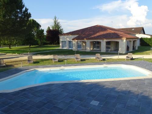 Maison d'hôtes Villa Soleil : Hebergement proche de Saint-Aubin-de-Lanquais