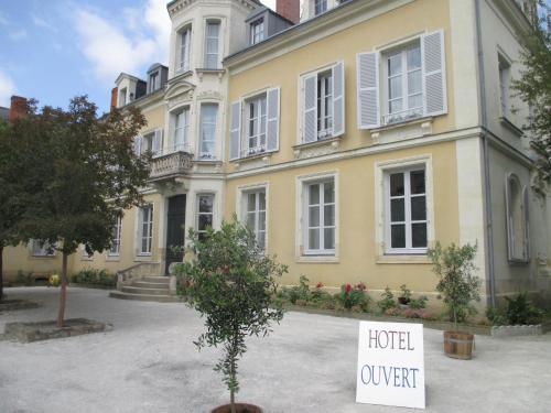 Hôtel Le Saint Martin : Hotel proche de Saint-Ouen-en-Champagne