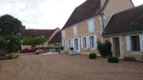 Chambre d'Hôtes Bracueil : Chambres d'hotes/B&B proche de Montigny-le-Gannelon