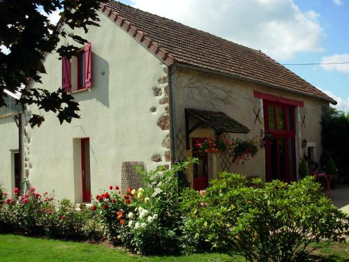 La Grange du Bourg : Chambres d'hotes/B&B proche de Villefranche-d'Allier