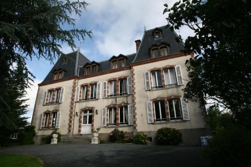 Le Chateau De Montmireil : Hebergement proche de Saint-Ébremond-de-Bonfossé