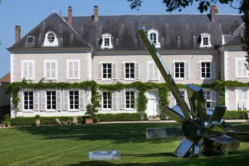Chateau De La Resle - Design Hotels : Chambres d'hotes/B&B proche de Collan