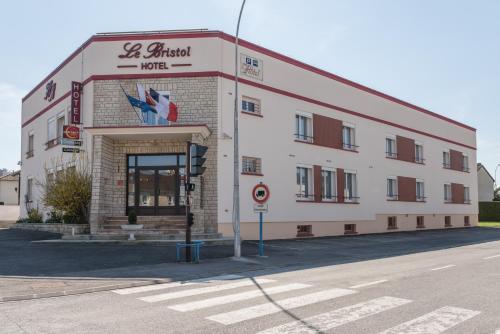 Hotel Bristol : Hotel proche de Saint-Remy-sur-Bussy