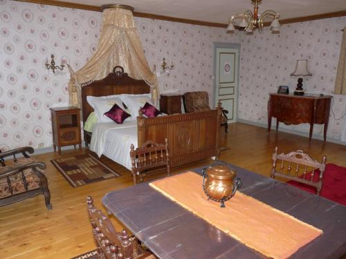 Chambres Du Pavo Real : Chambres d'hotes/B&B proche de Le Molay-Littry