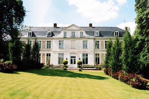 Chateau de Courcelette B&B : Chambres d'hotes/B&B proche de Sailly-lez-Lannoy