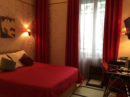Hôtel Les Chansonniers : Hotel proche du 20e Arrondissement de Paris