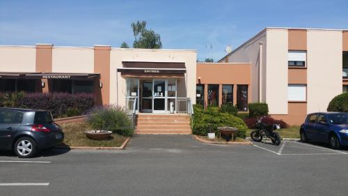 Hôtel Le Forestia : Hotel proche de La Selle-en-Hermoy