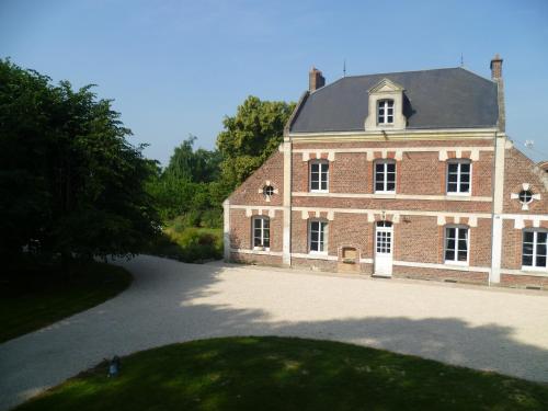 Les 3 Tilleuls : Chambres d'hotes/B&B proche de Frétoy-le-Château