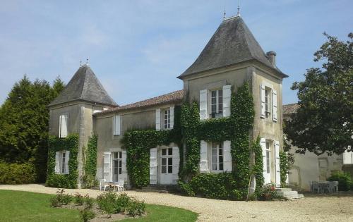 Le Logis De Ruelle : Chambres d'hotes/B&B proche de Saint-Yrieix-sur-Charente