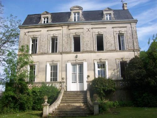 Château Fontclaire : Hebergement proche de Pérignac