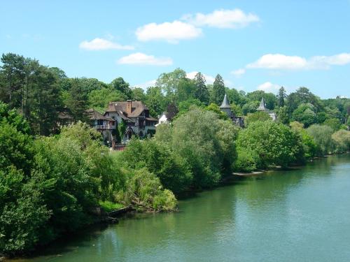 Domaine De Chantemerles : Hebergement proche de Le Mée-sur-Seine