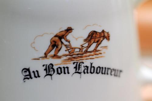 Au Bon Laboureur : Hotel proche de Laval-en-Brie