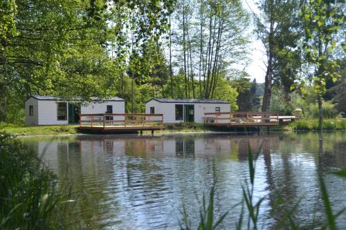 Le Paradou Camping & Gites : Hebergement proche de Saint-André-d'Apchon