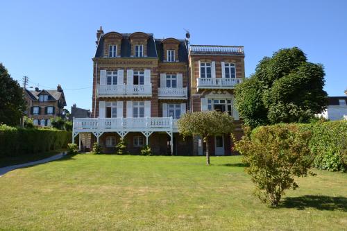 Guesthouse La Mascotte : Chambres d'hotes/B&B proche de Villers-sur-Mer