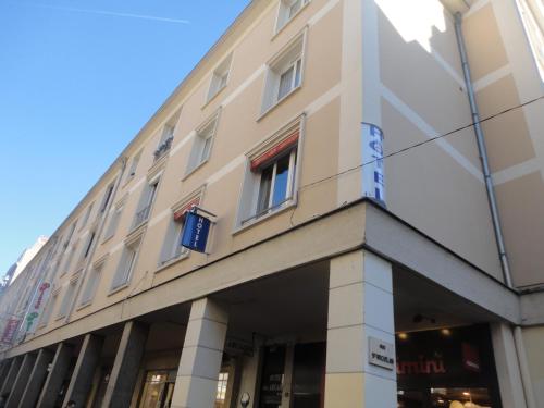 Hotel Les Arcades : Hotel proche de Saint-Aubin-Épinay