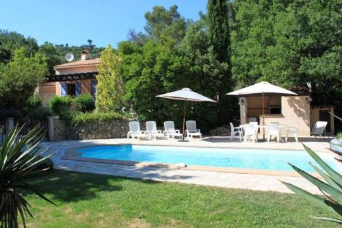Villa Blue Paradou : Hebergement proche de La Roquebrussanne